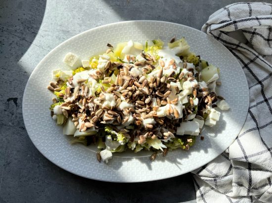 sałatka z brokułem i fetą